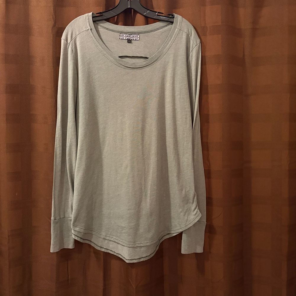 Ries Groceries top light green shirt size large with thumb hole